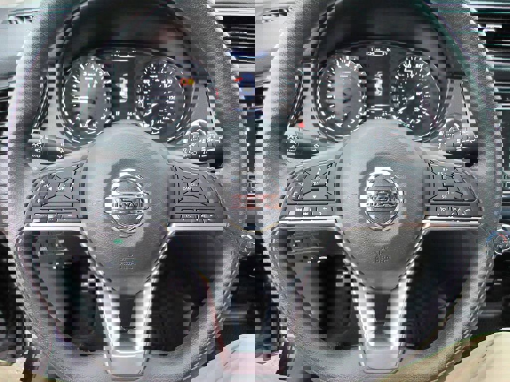 Used 2017 Nissan Rogue Sport SV AWD/4WD image 25