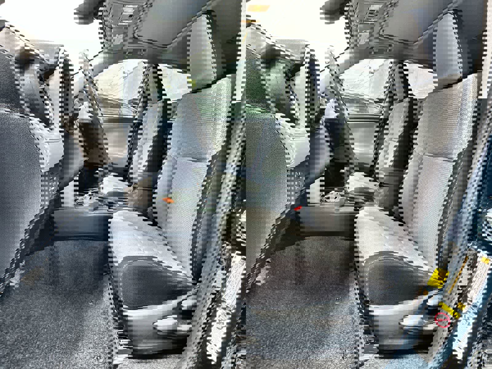 Used 2018 Toyota RAV4 XLE FWD image 3