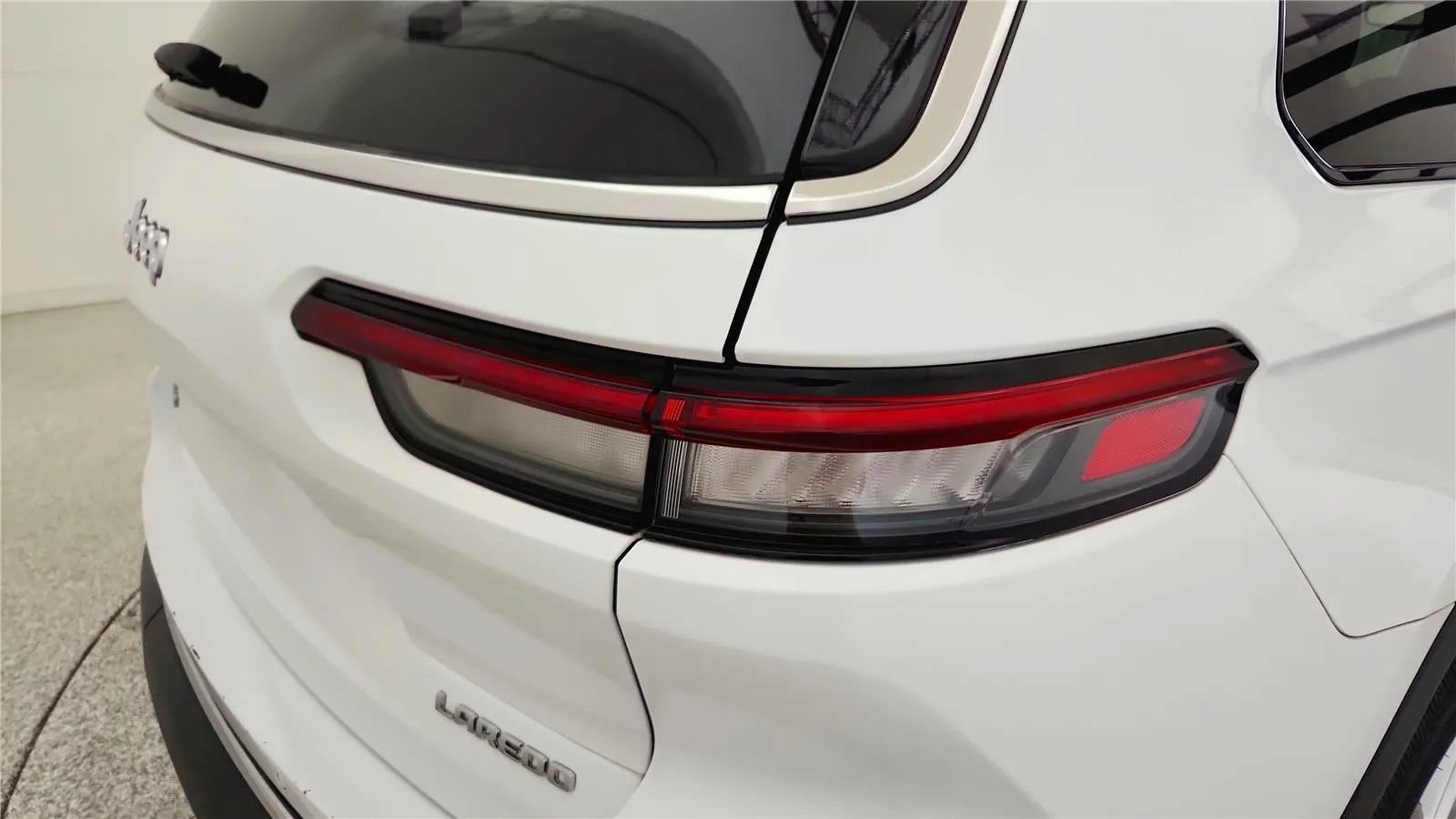Used 2022 Jeep Grand Cherokee L Laredo w/ Luxury Tech Group I AWD/4WD image 35