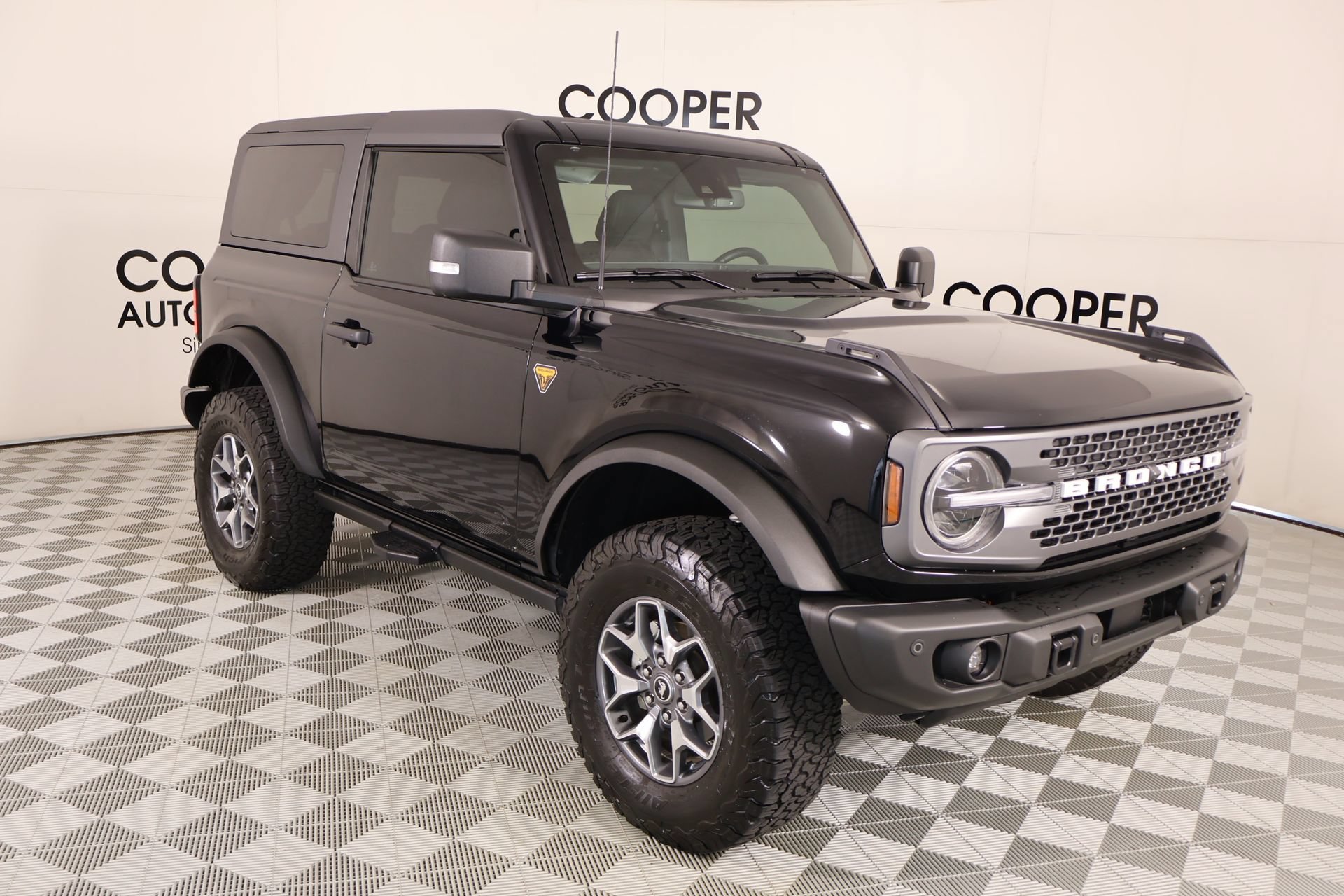 Used 2023 Ford Bronco Badlands AWD/4WD image 1