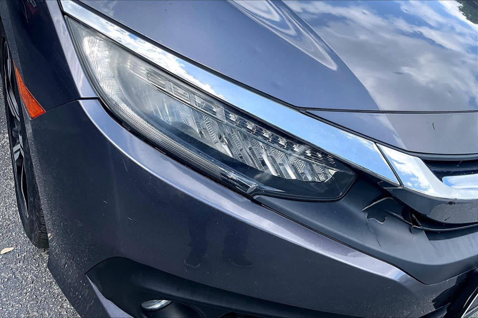 Used 2017 Honda Civic Touring image 28