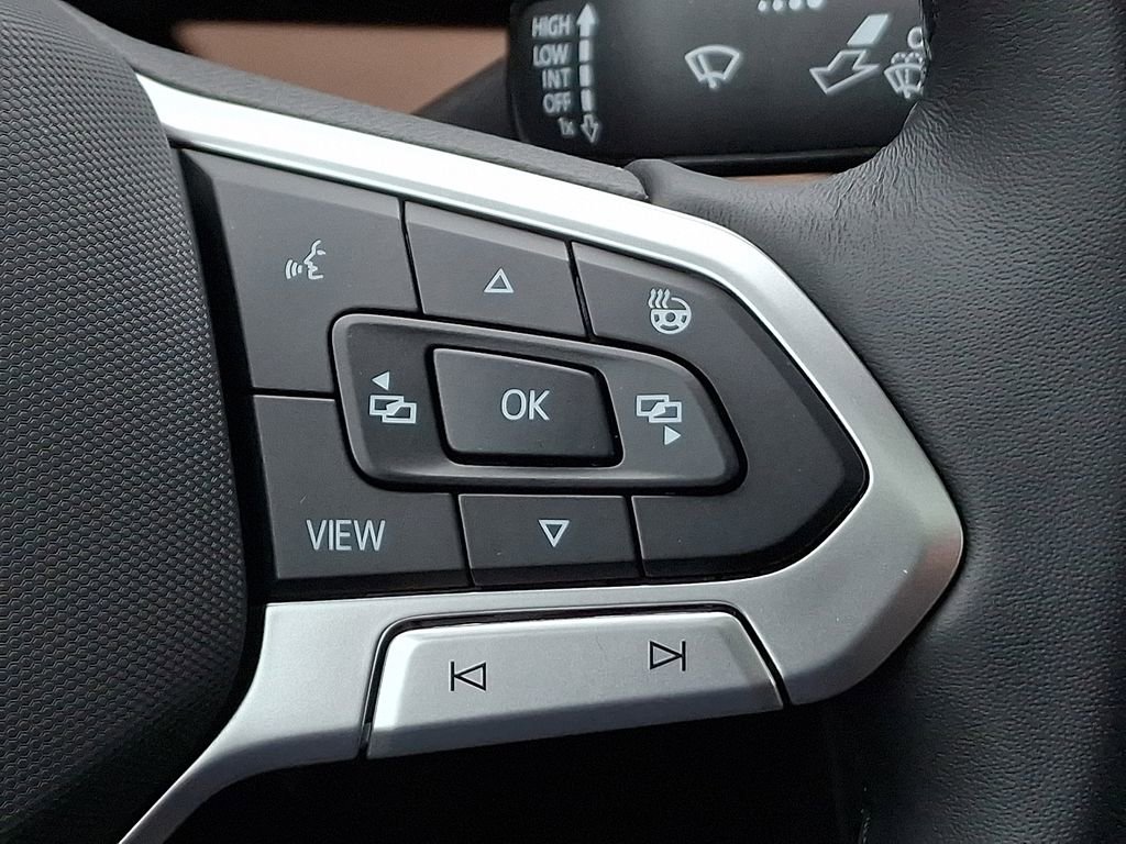 Certified 2025 Volkswagen Jetta SEL image 20