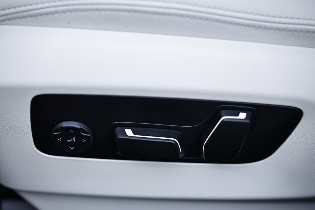 New 2026 BMW 530i w/ Premium Package image 22