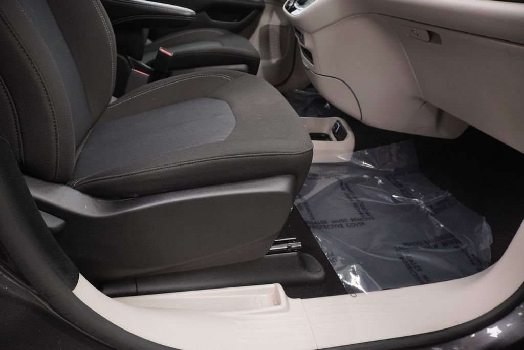 Certified 2023 Chrysler Voyager LX FWD image 46