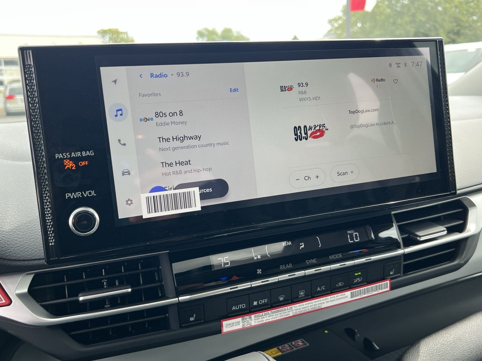 New 2026 Toyota Sienna XLE FWD image 17