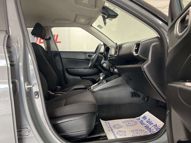Used 2020 Hyundai Venue SE image 12