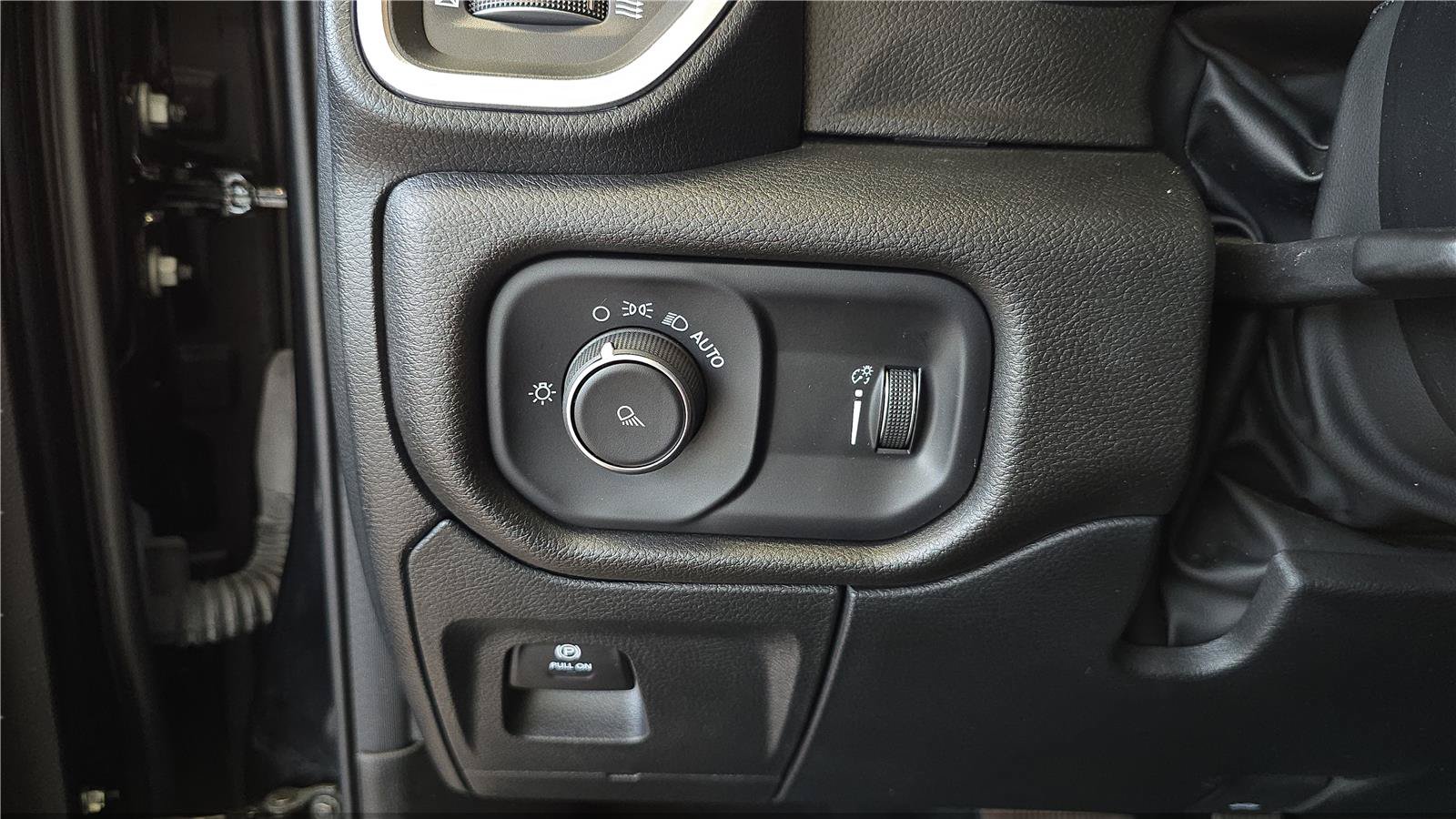 Used 2023 RAM 1500 Big Horn AWD/4WD image 24