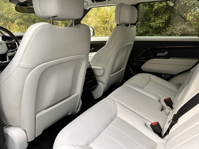 Used 2024 Land Rover Range Rover Sport SE image 16