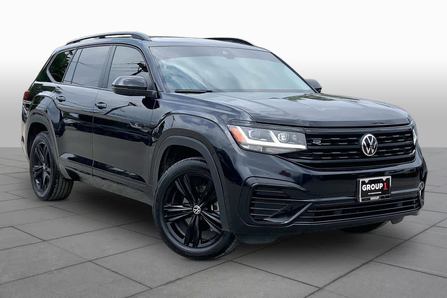 Used 2023 Volkswagen Atlas SEL R-Line AWD/4WD image 3