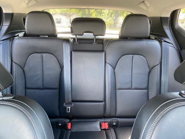 Used 2022 Volvo XC40 T5 Momentum AWD/4WD image 25