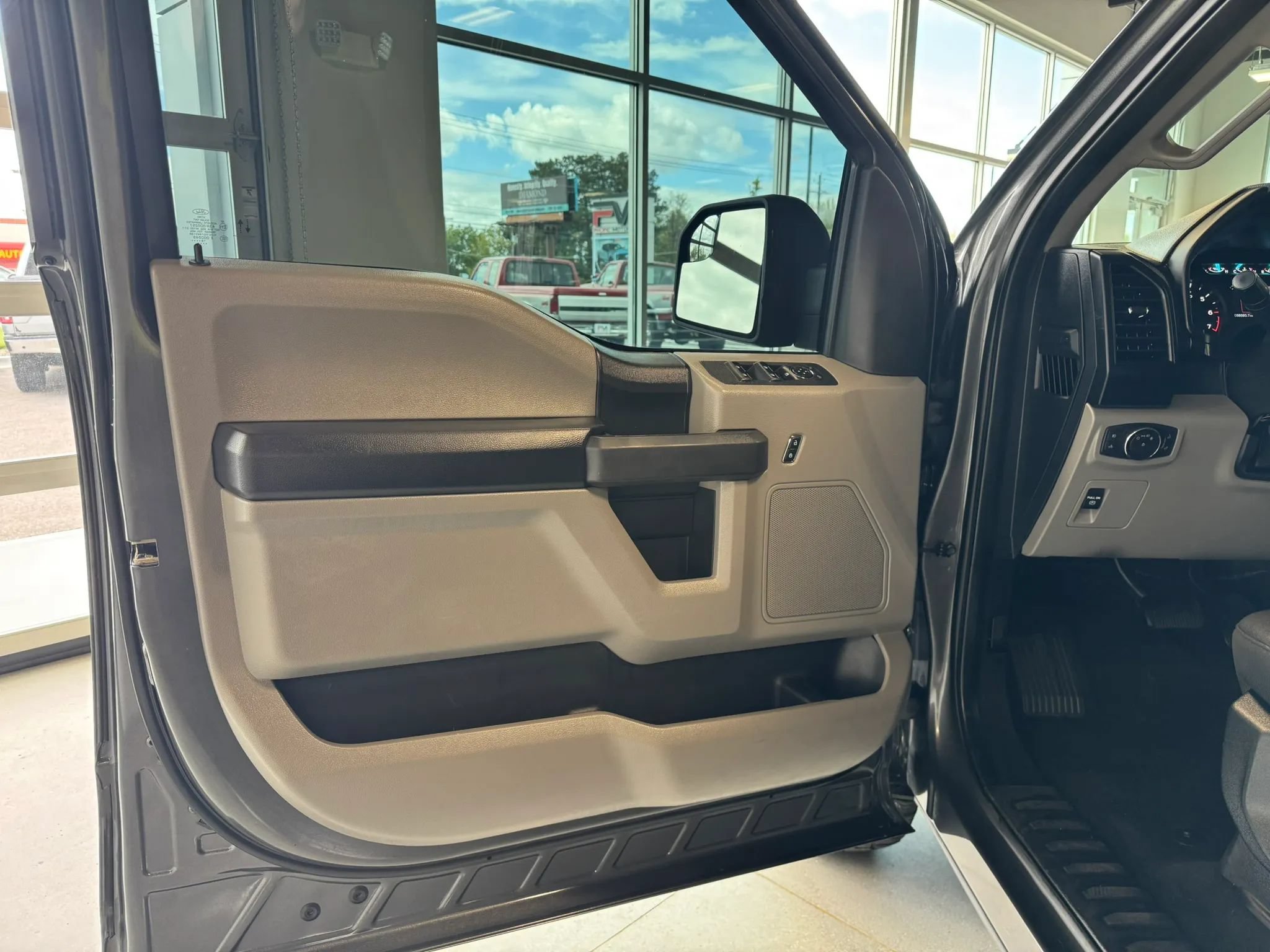 Used 2019 Ford F150 XL w/ Equipment Group 101A Mid AWD/4WD image 11