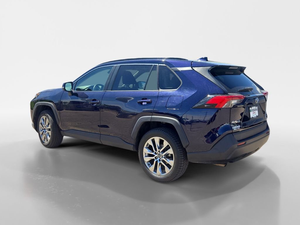 Used 2020 Toyota RAV4 XLE Premium AWD/4WD video 3