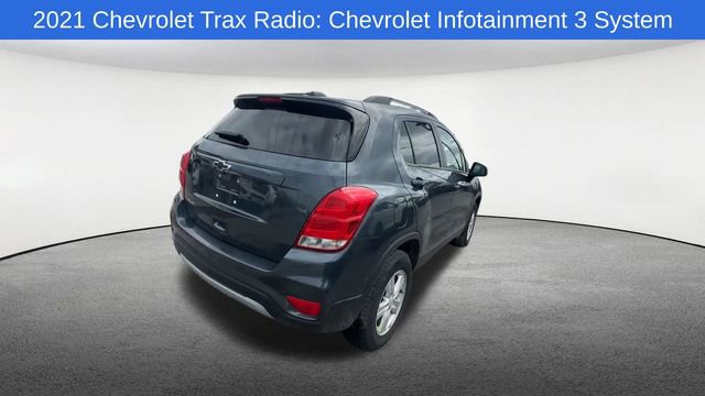 Used 2021 Chevrolet Trax LT w/ LT Convenience Package image 9