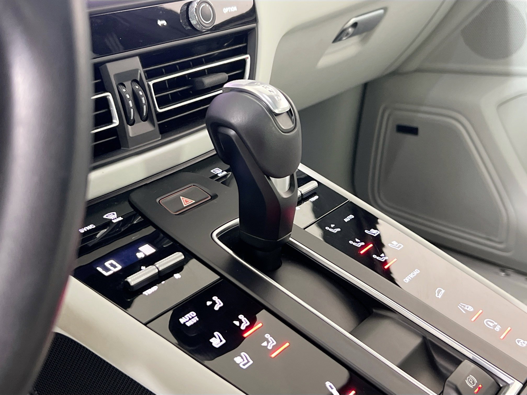 Used 2023 Porsche Macan S image 17