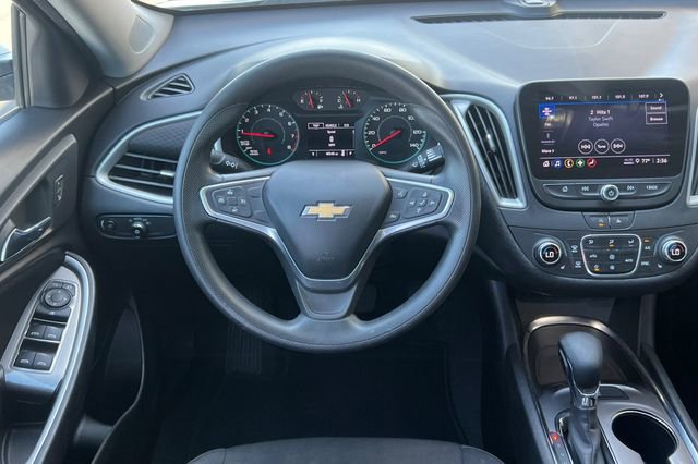 Used 2022 Chevrolet Malibu LT image 17