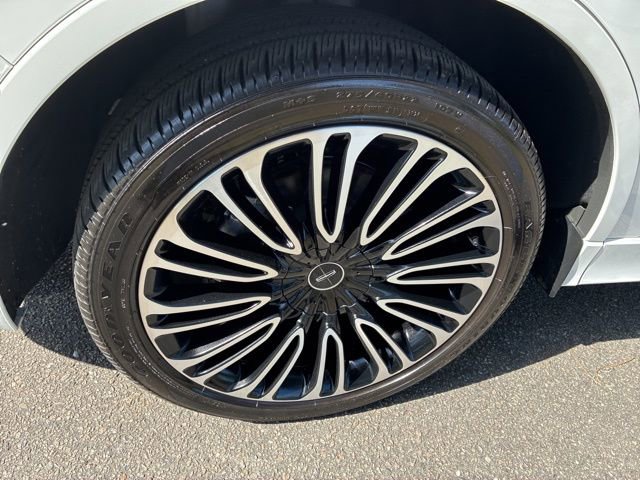 Certified 2025 Lincoln Aviator Black Label AWD/4WD image 15