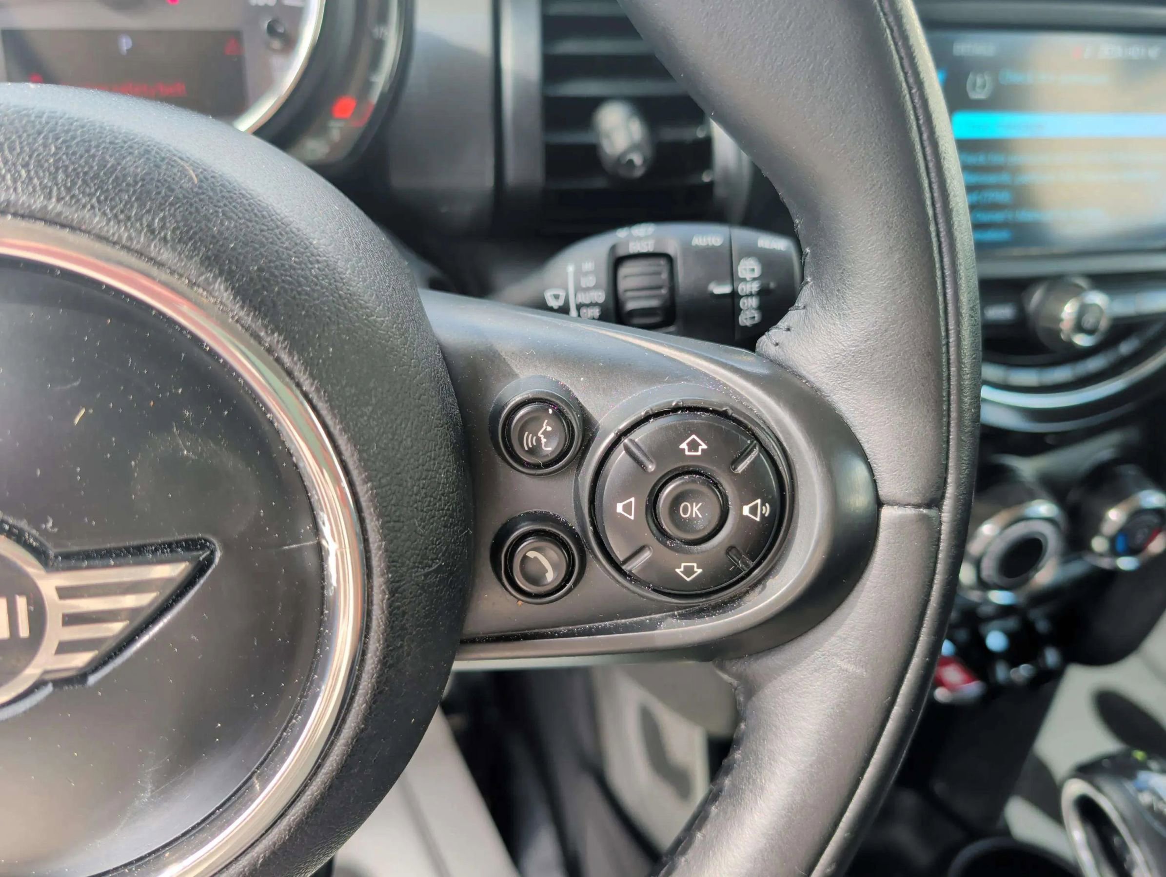 Used 2019 MINI Cooper 2-Door Hardtop FWD image 22