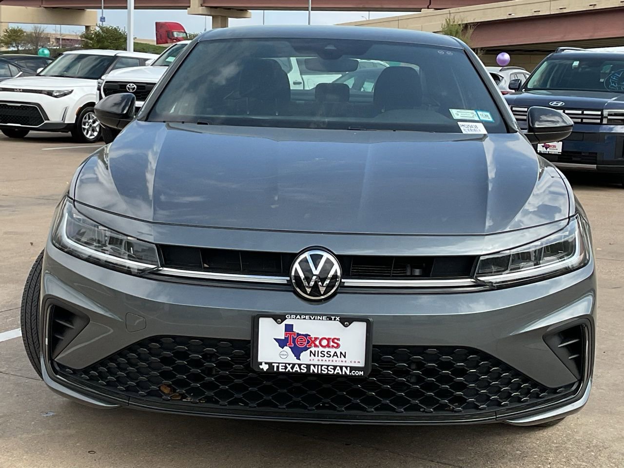 Used 2025 Volkswagen Jetta Sport image 3