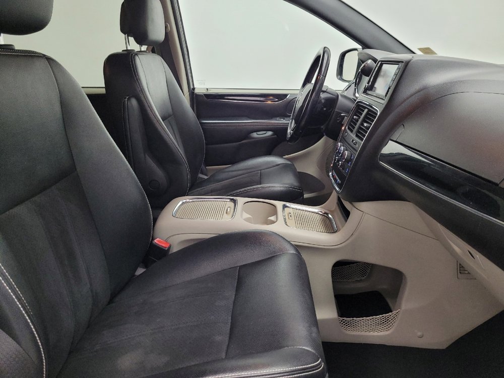 Used 2019 Dodge Grand Caravan SXT image 21