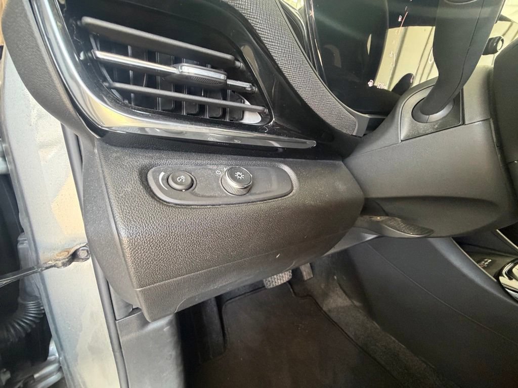 Used 2024 Buick Envista Sport Touring w/ Convenience I Package FWD image 22