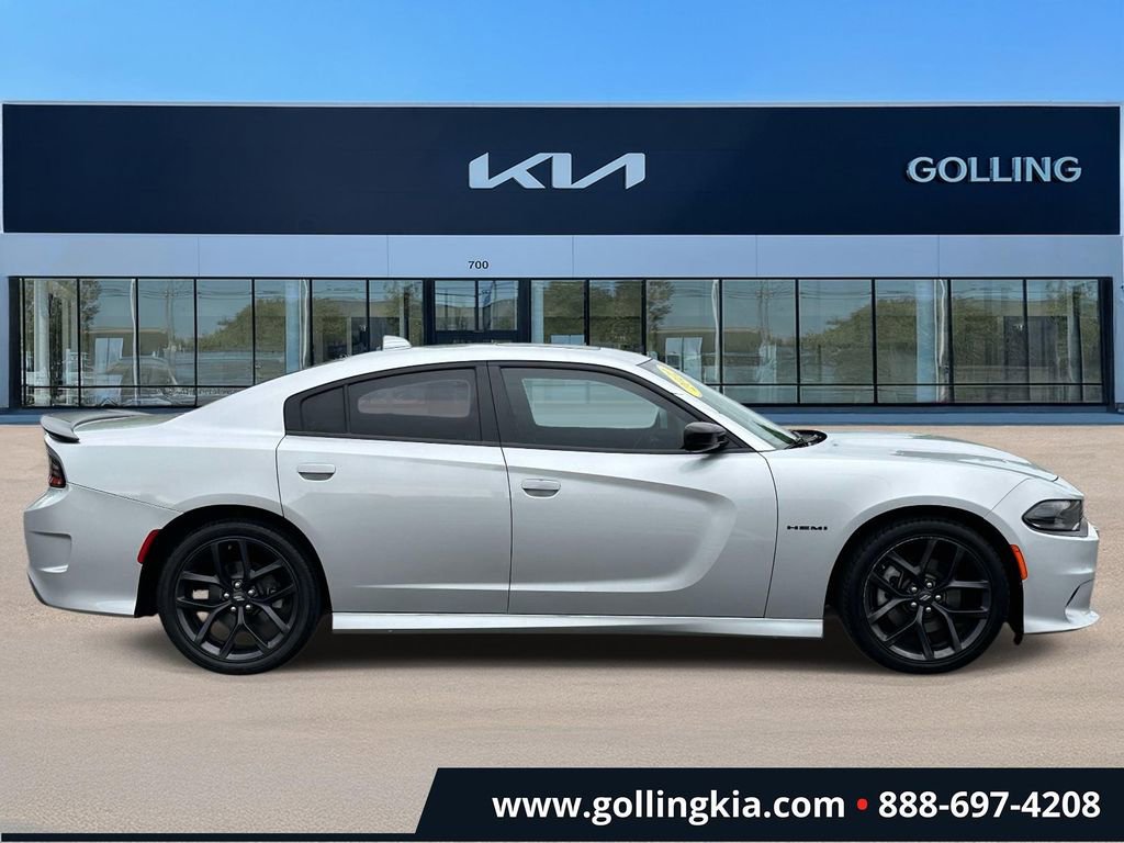 Used 2022 Dodge Charger R/T w/ Blacktop Package RWD image 2