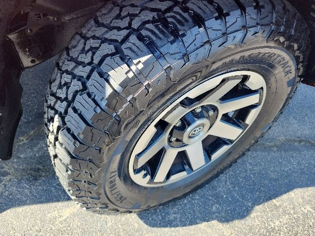 Used 2019 Toyota 4Runner TRD Off-Road AWD/4WD image 5