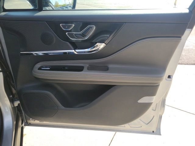 Certified 2024 Lincoln Corsair AWD w/ Equipment Group 101A image 23