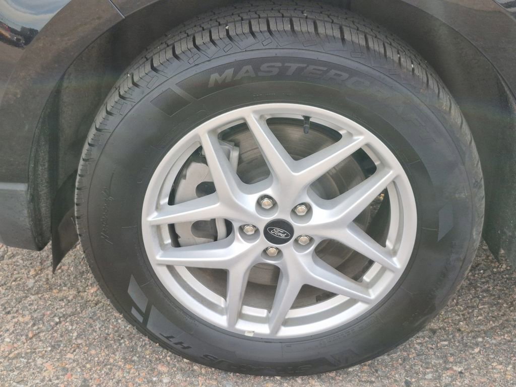 Used 2024 Ford Edge SEL image 18