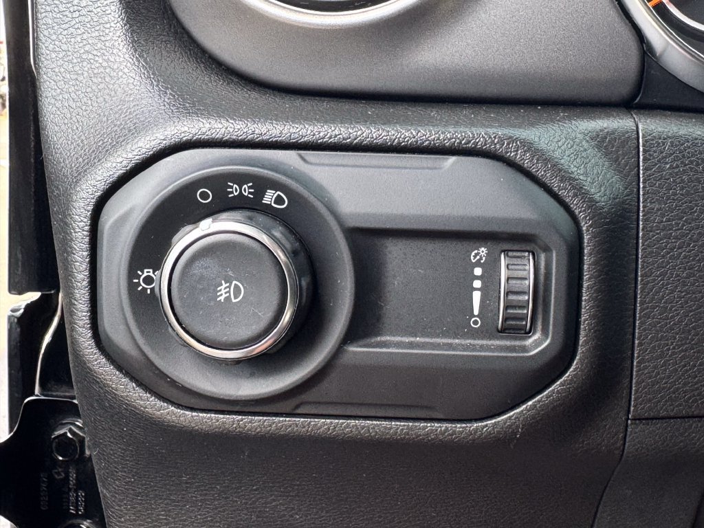 Used 2023 Jeep Wrangler Unlimited Sport AWD/4WD image 26