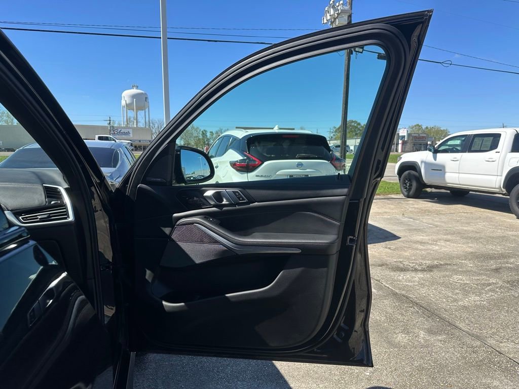 Used 2023 BMW X5 M50i w/ Climate Comfort Package image 33