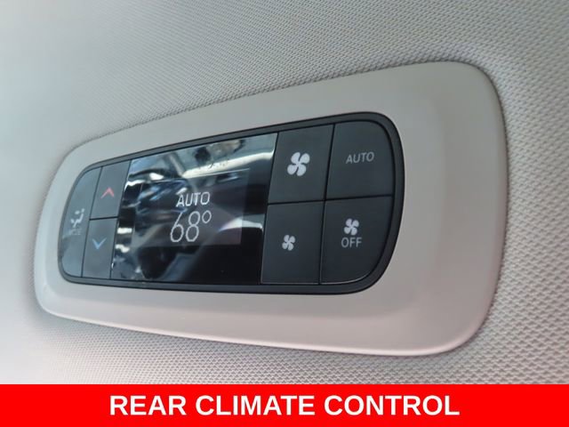 Used 2024 Chrysler Pacifica Touring-L FWD image 27