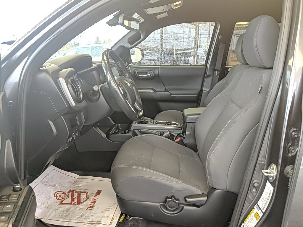 Used 2018 Toyota Tacoma TRD Off-Road image 8
