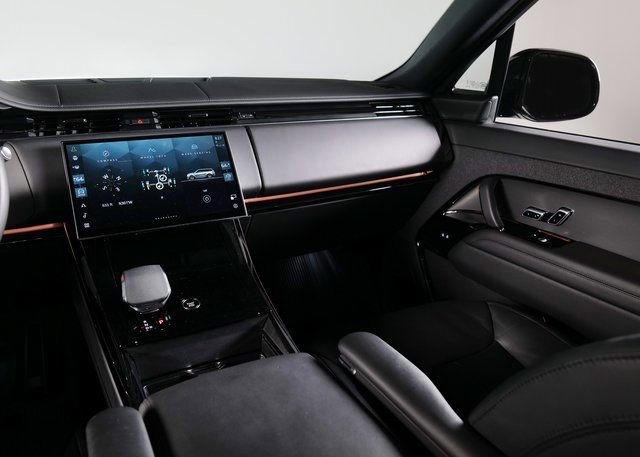 Used 2025 Land Rover Range Rover Sport Dynamic SE image 16