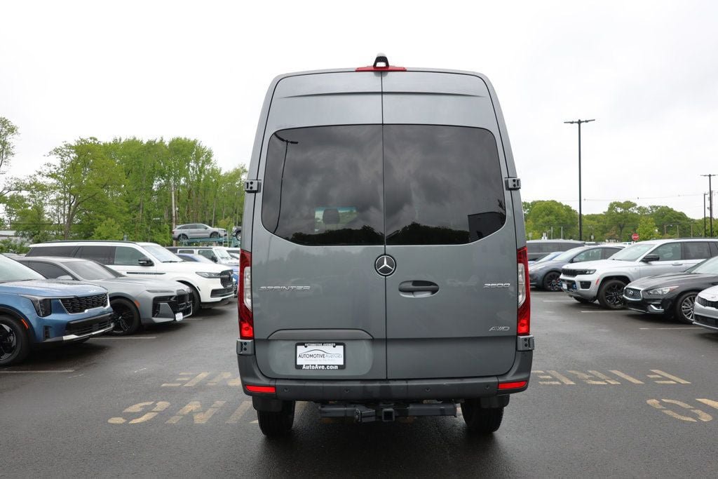 Used 2023 Mercedes-Benz Sprinter 2500 image 4
