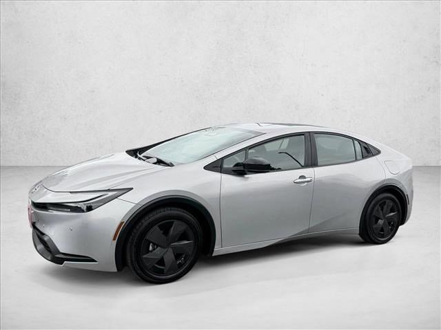 Used 2024 Toyota Prius LE image 1