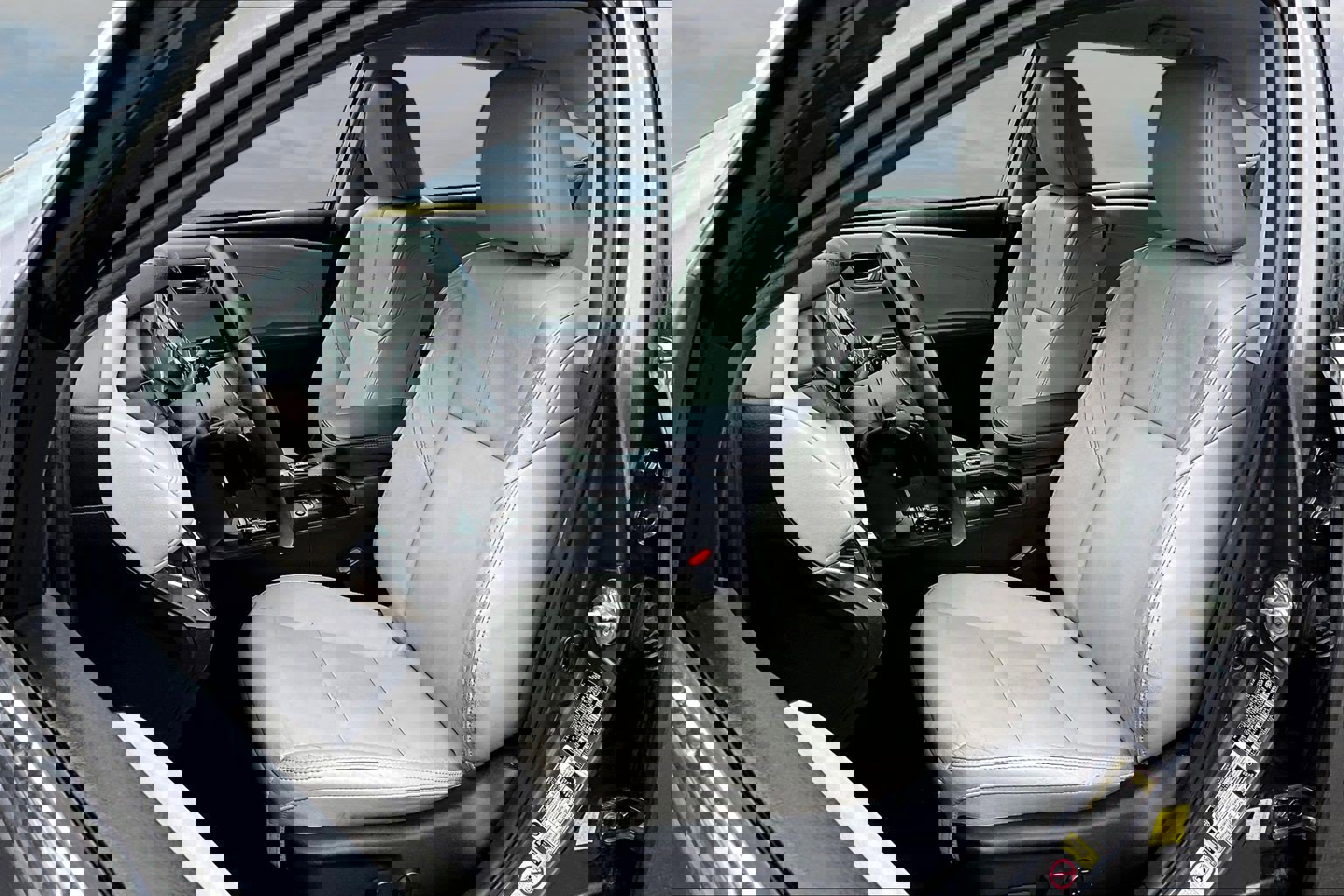 Used 2015 Toyota Avalon XLE image 13