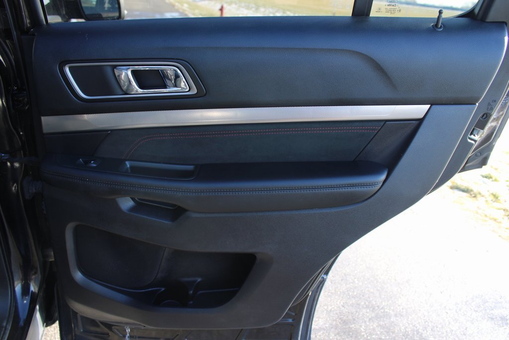 Used 2019 Ford Explorer XLT w/ Equipment Group 202A image 22