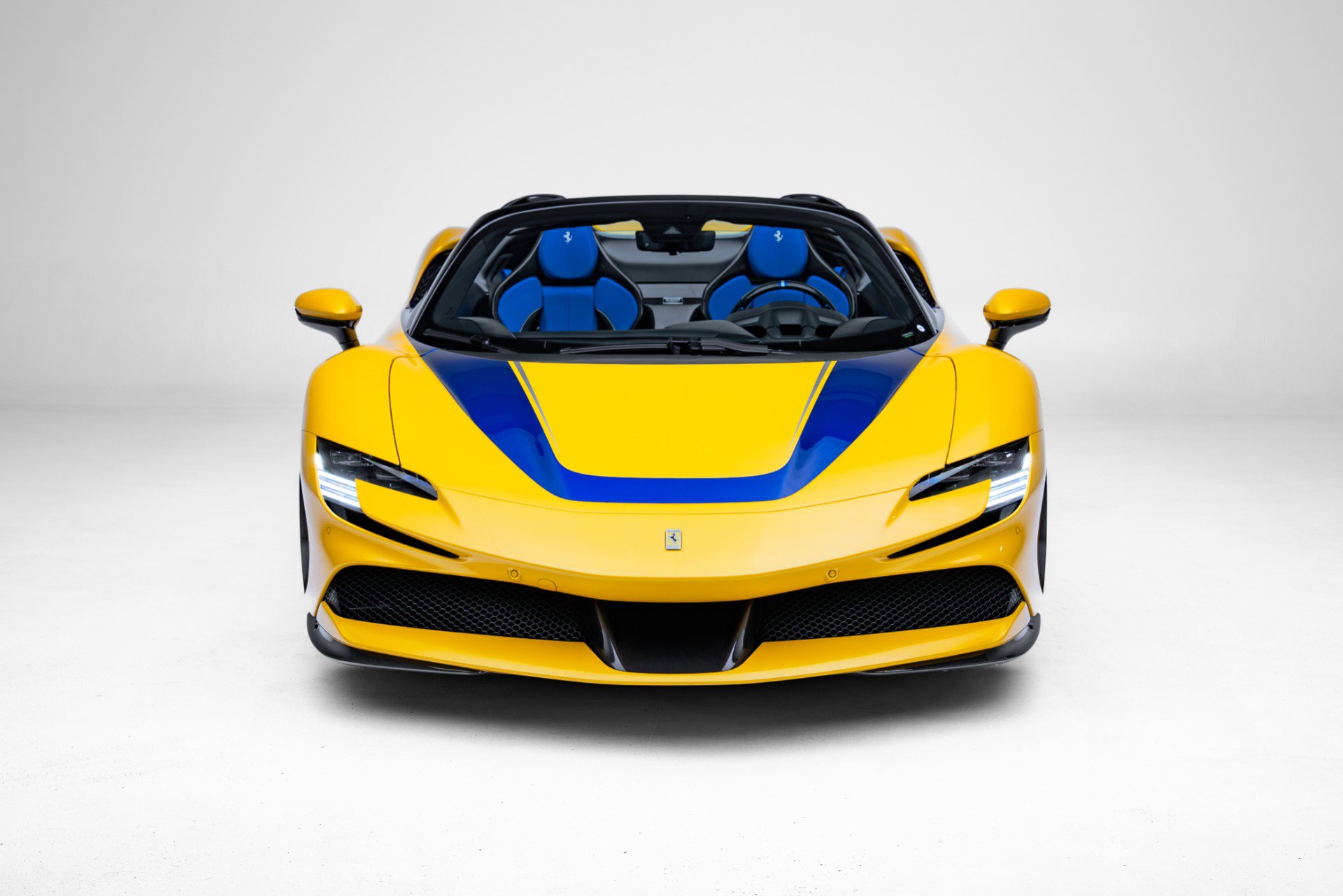 Used 2023 Ferrari SF90 Spider AWD/4WD image 3