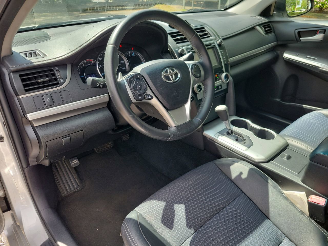 Used 2014 Toyota Camry SE w/ Fleet Convenience Package image 13