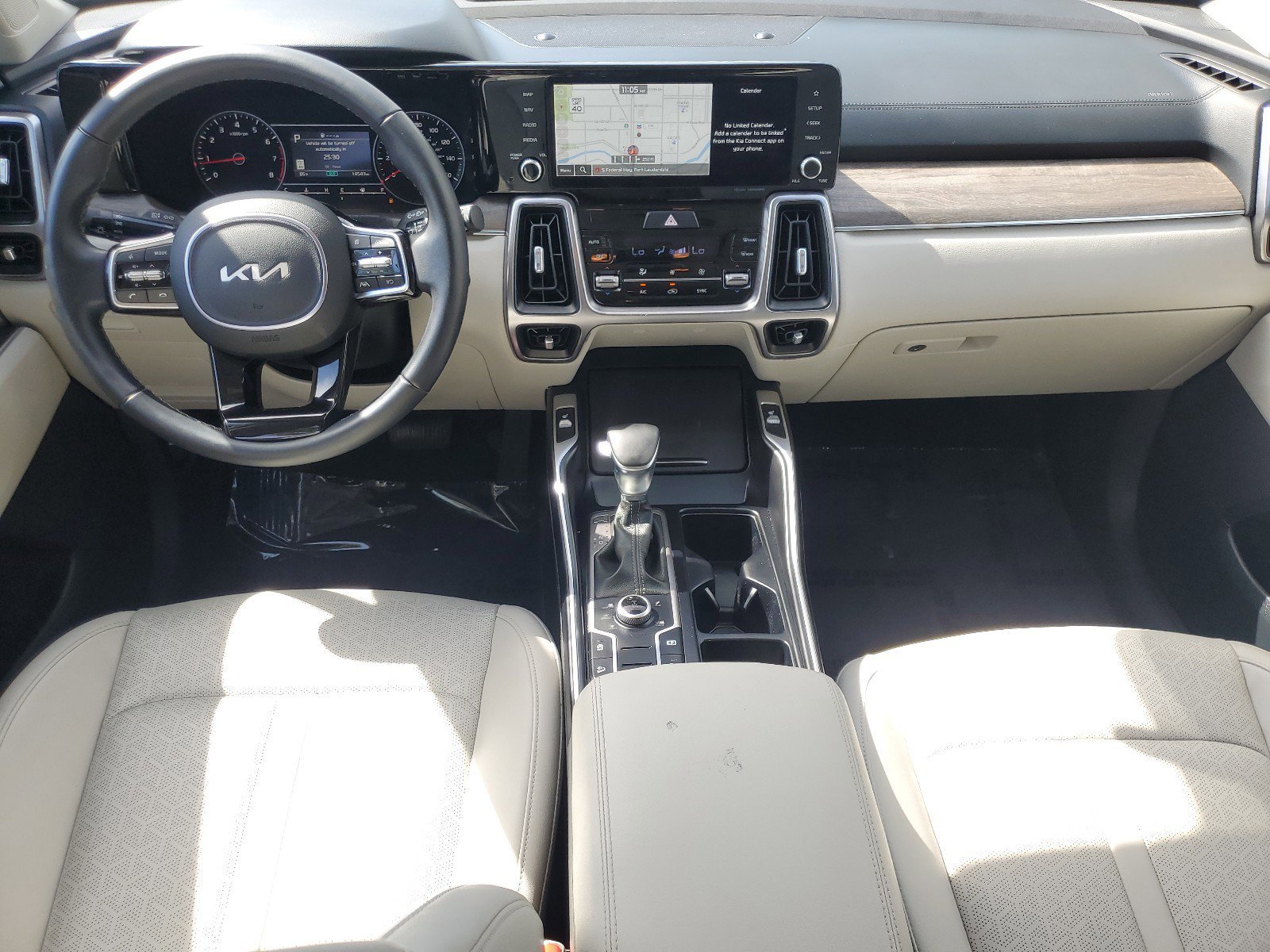 Used 2023 Kia Sorento S image 16