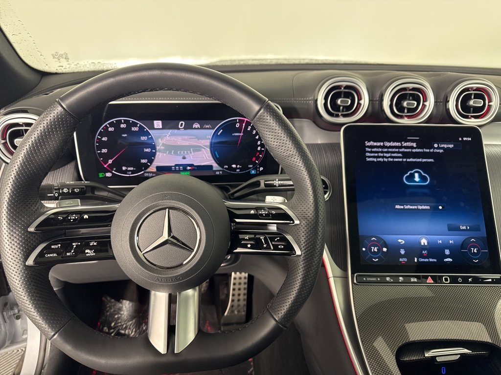 Used 2025 Mercedes-Benz GLC 350e 4MATIC image 23