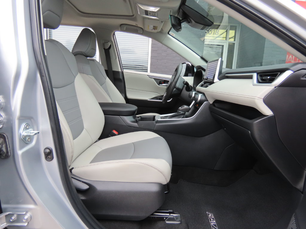 Used 2024 Toyota RAV4 XLE Premium AWD/4WD image 35