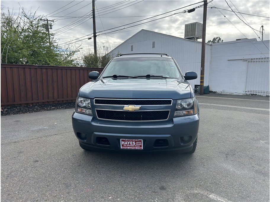 Used 2011 Chevrolet Avalanche LS image 2