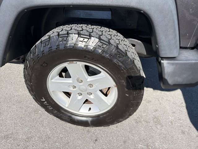 Used 2018 Jeep Wrangler Sport AWD/4WD image 12