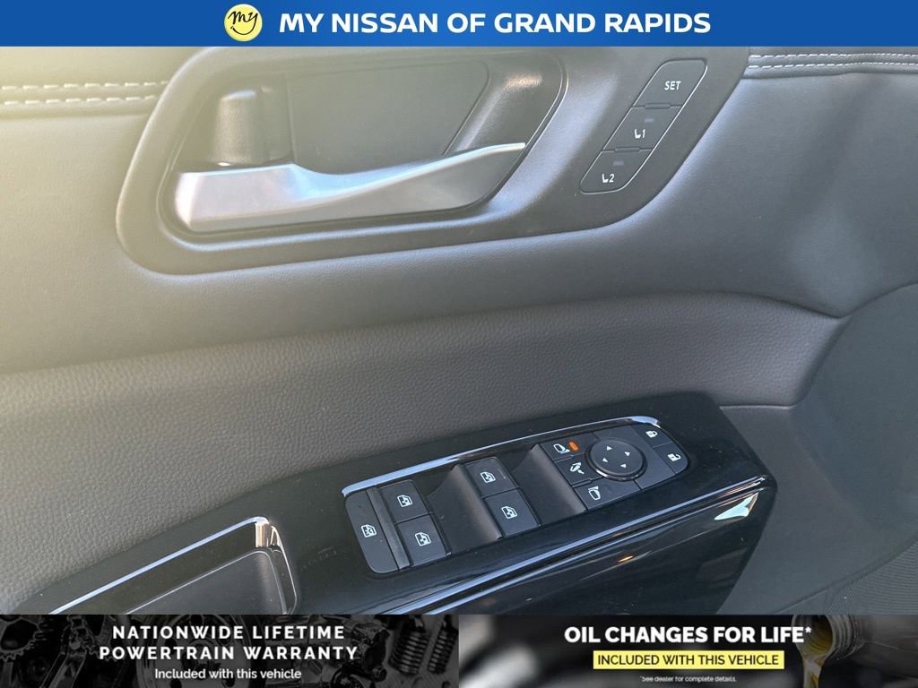 New 2026 Nissan Pathfinder Platinum image 10