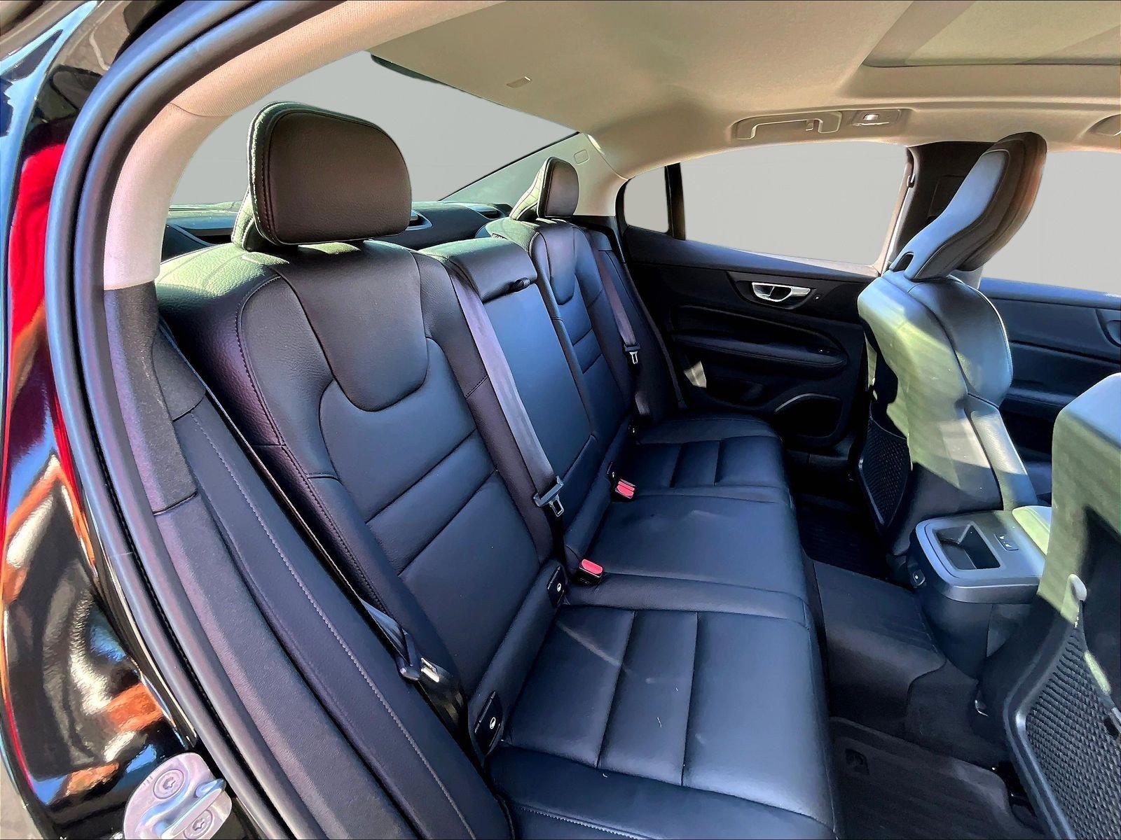 Used 2023 Volvo S60 B5 Plus w/ Climate Package AWD/4WD image 25