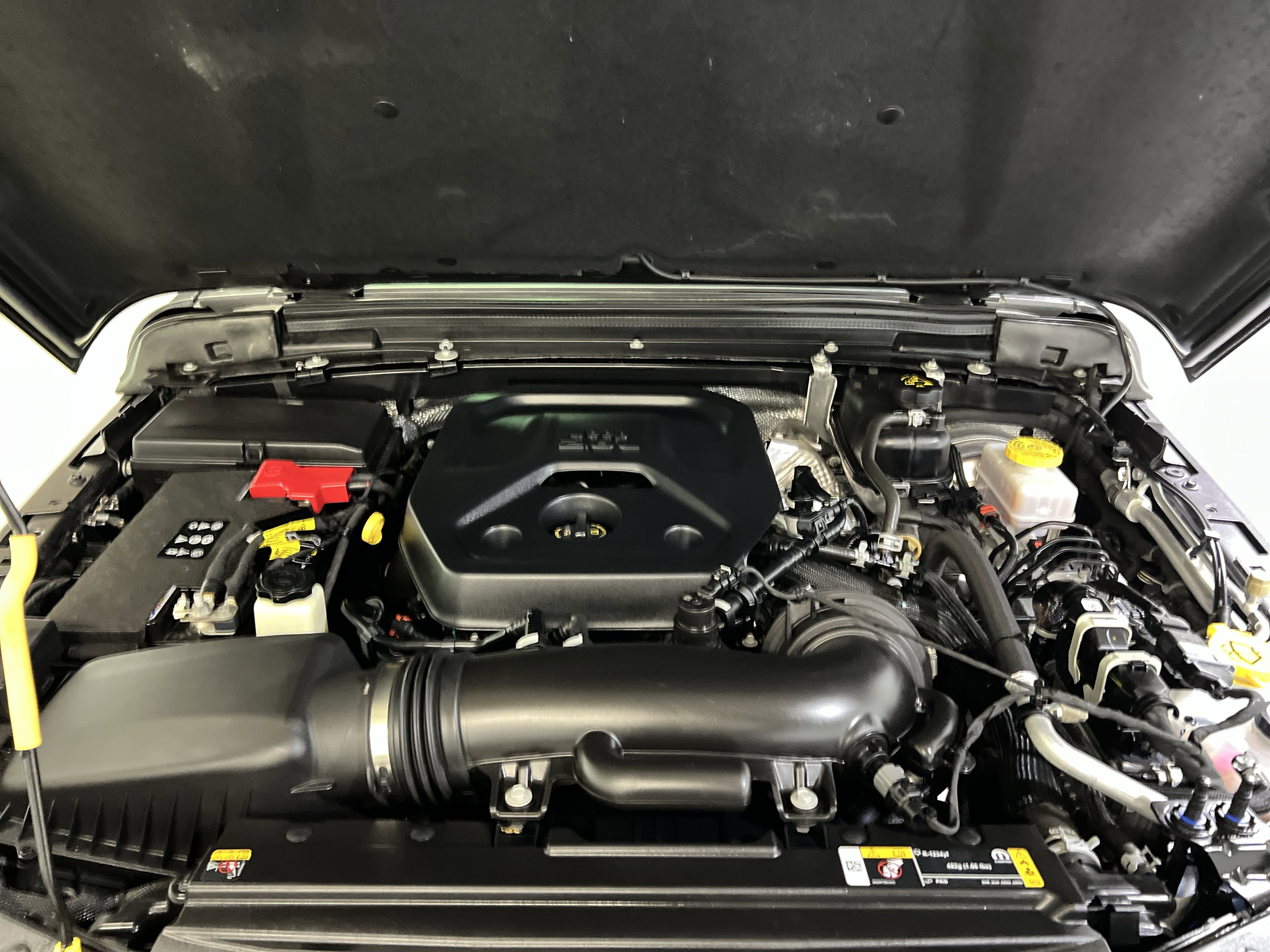 Used 2025 Jeep Wrangler Sport image 15