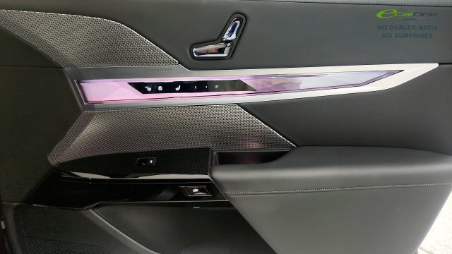 Used 2023 BMW 740i w/ Parking Assistance Package RWD image 37