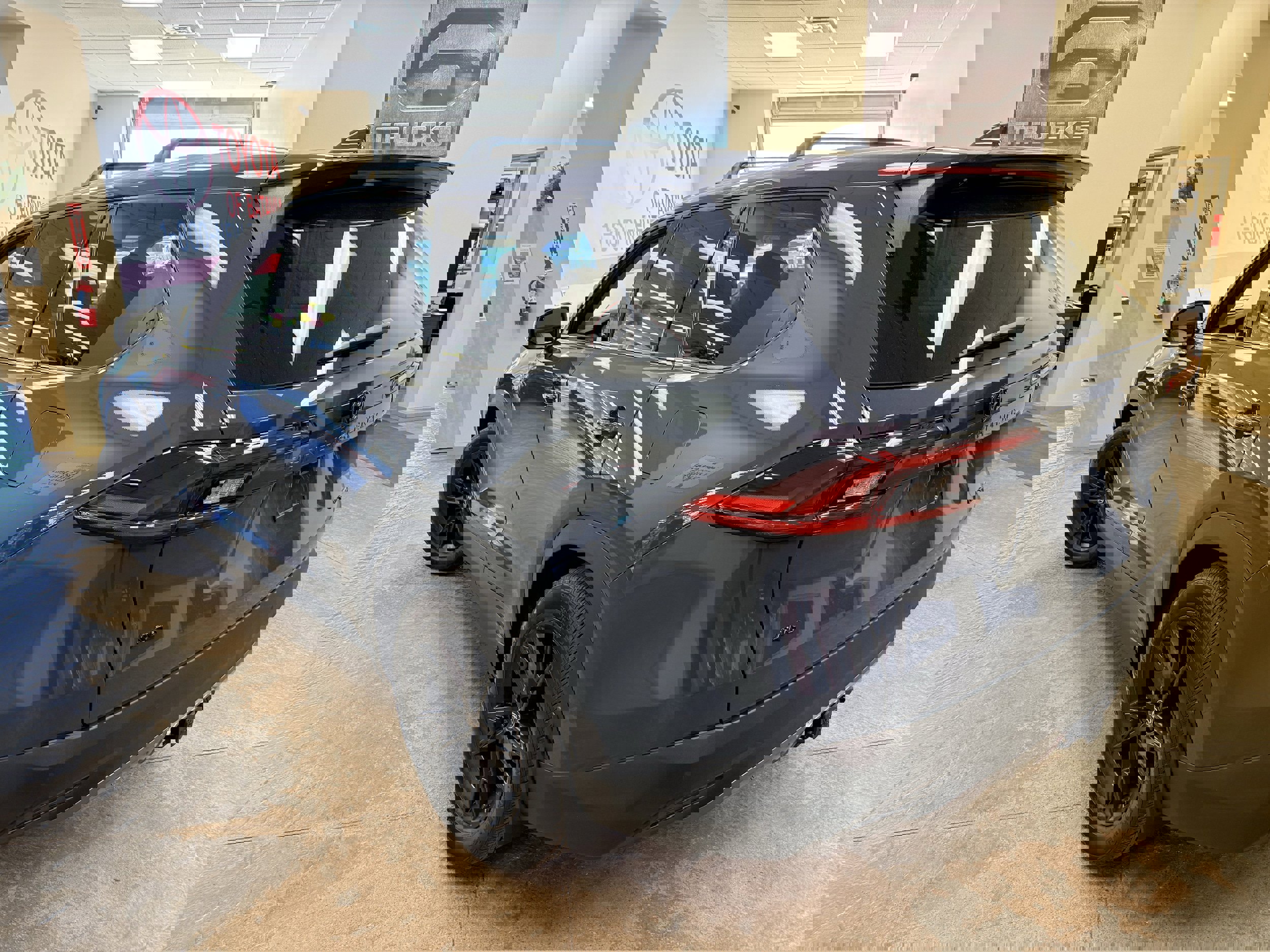 Used 2025 Toyota Grand Highlander AWD image 10