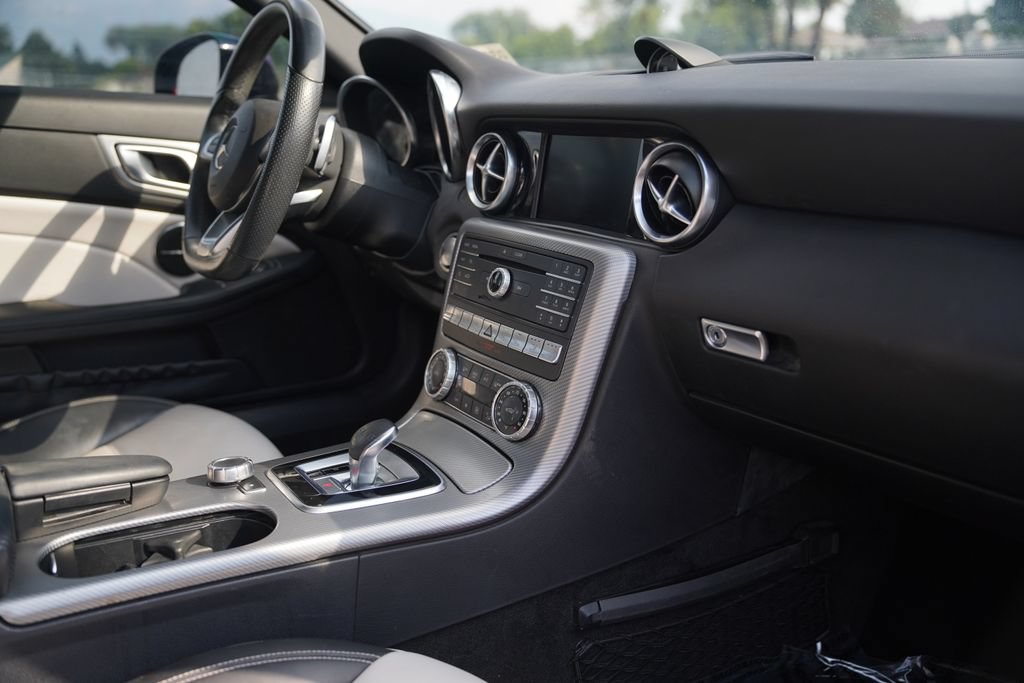 Used 2019 Mercedes-Benz SLC 300 image 13
